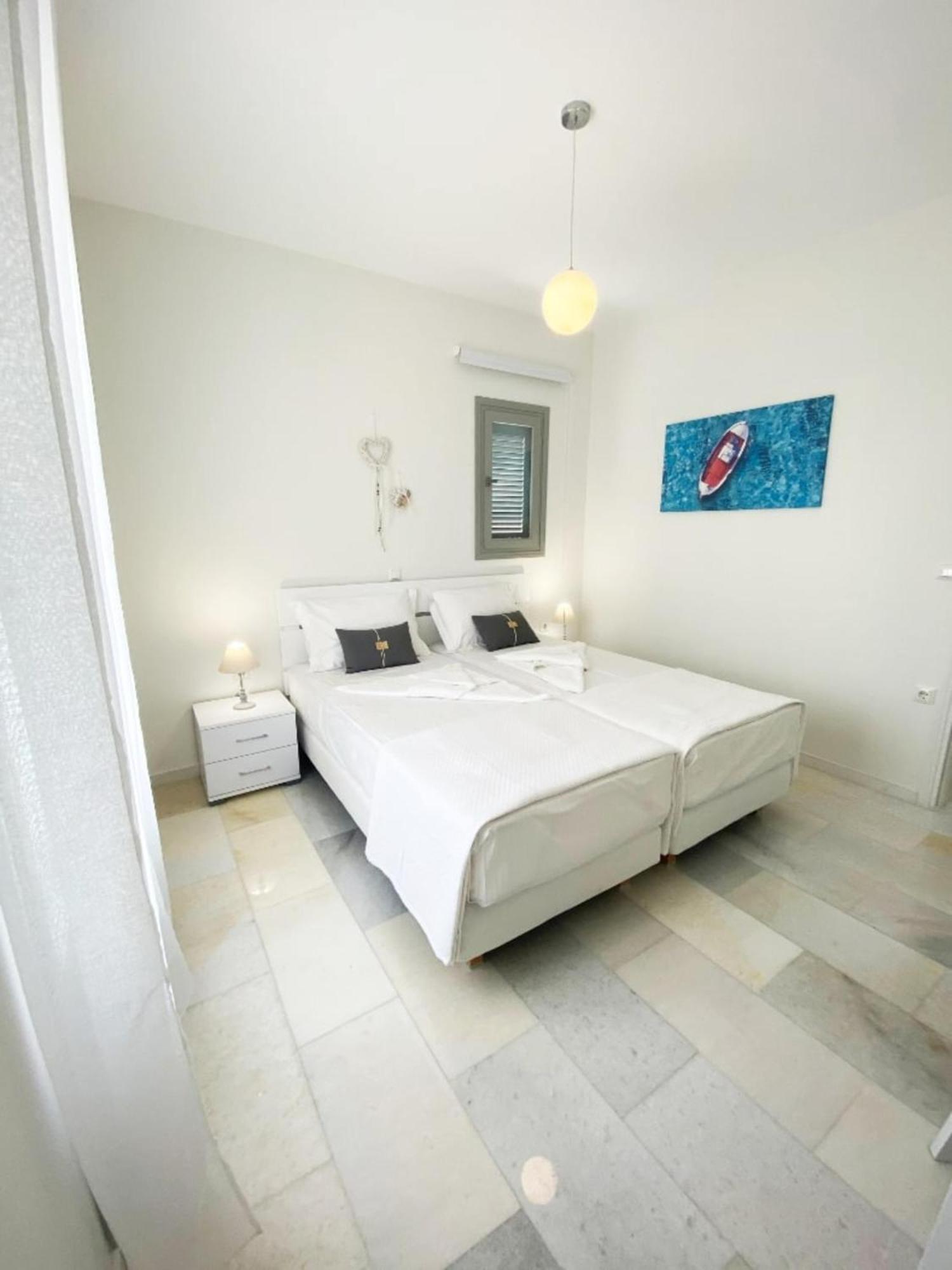 Heart Of Paros Apartments Exteriör bild