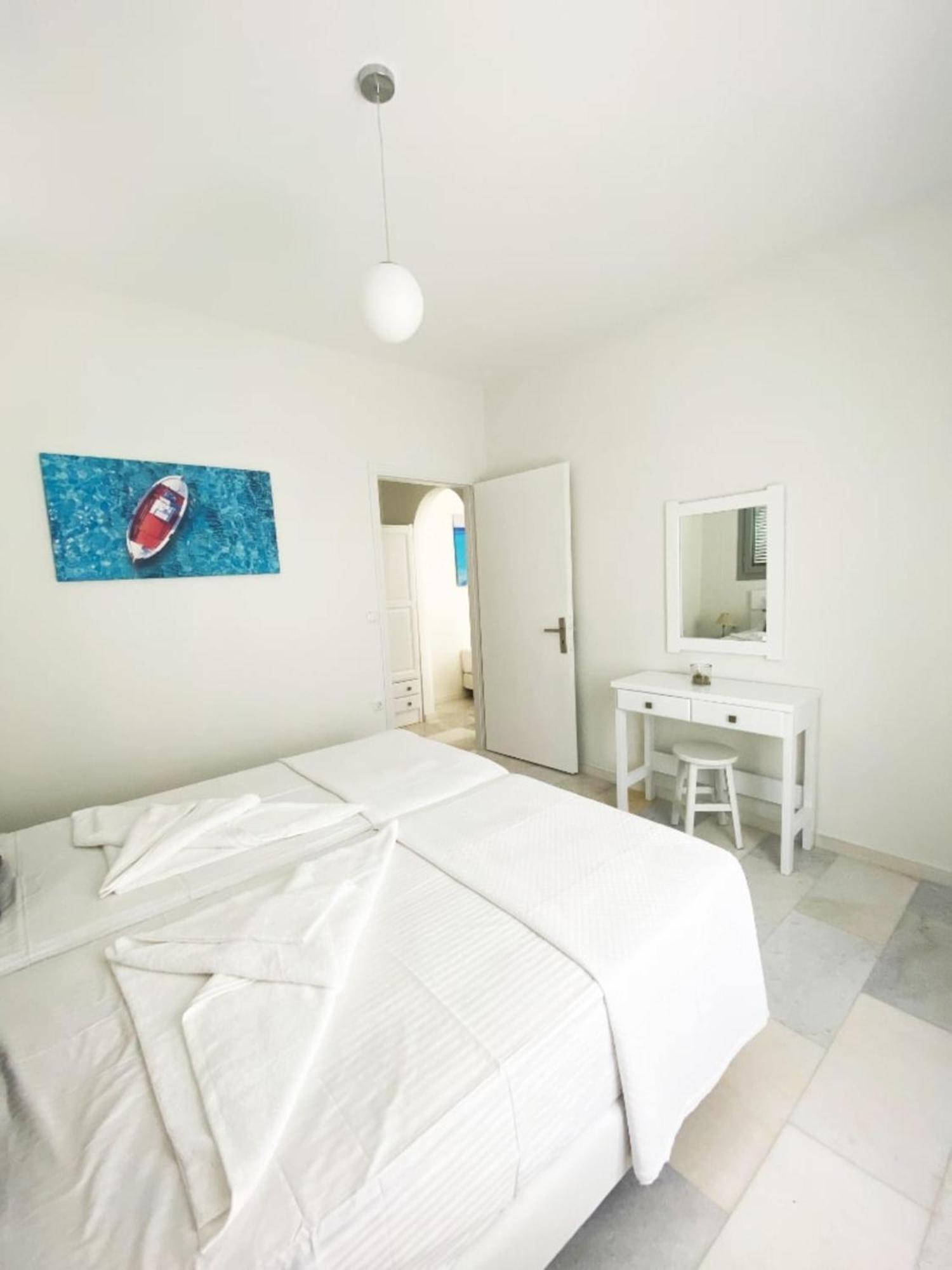 Heart Of Paros Apartments Exteriör bild