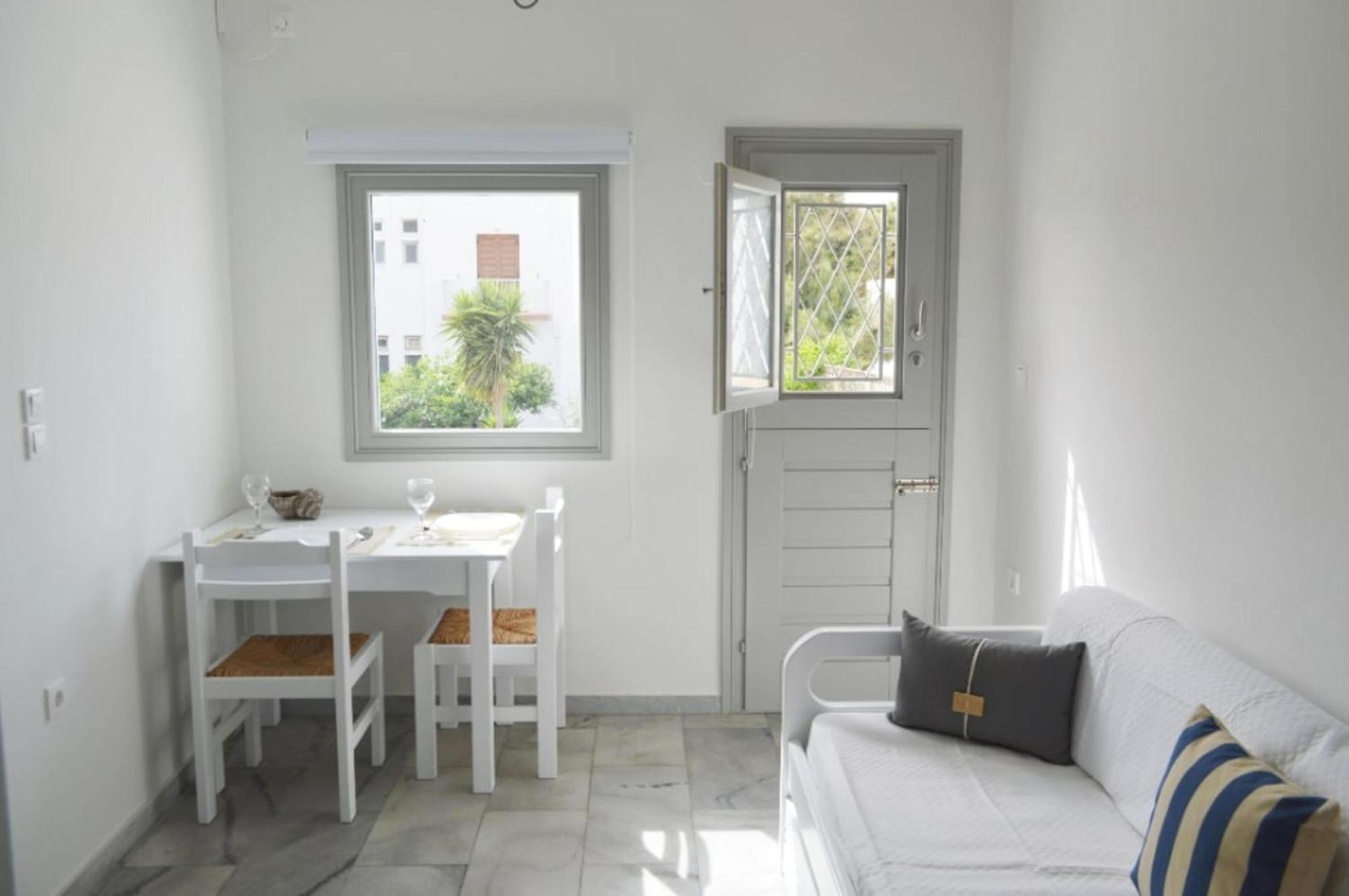 Heart Of Paros Apartments Exteriör bild