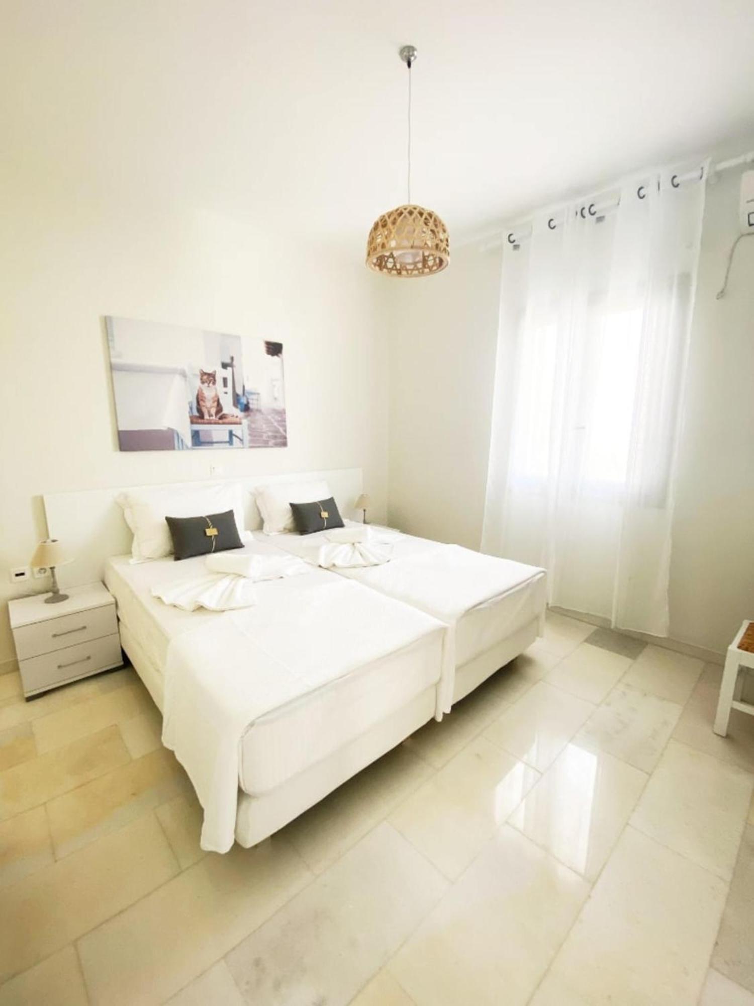 Heart Of Paros Apartments Exteriör bild