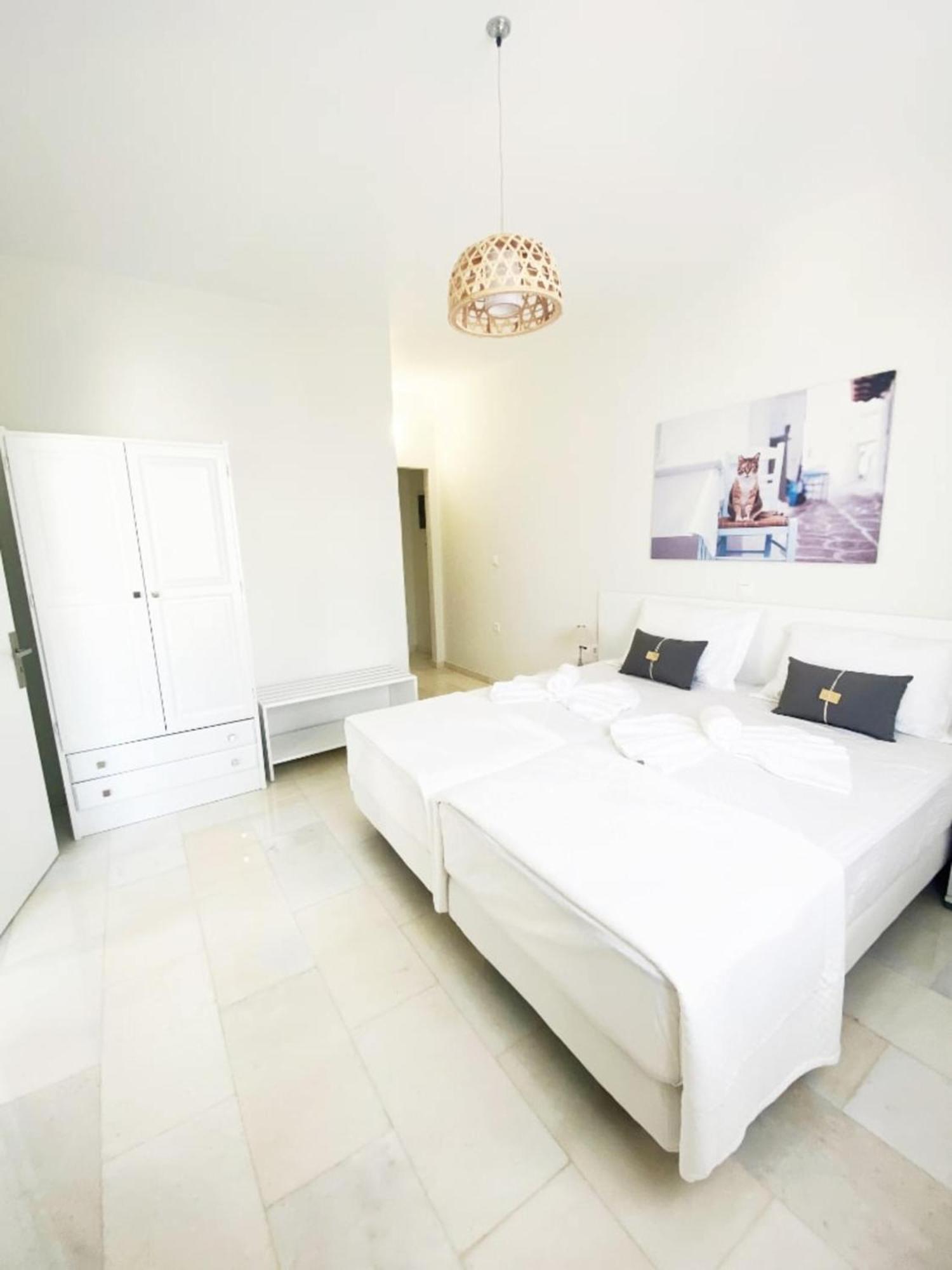 Heart Of Paros Apartments Exteriör bild