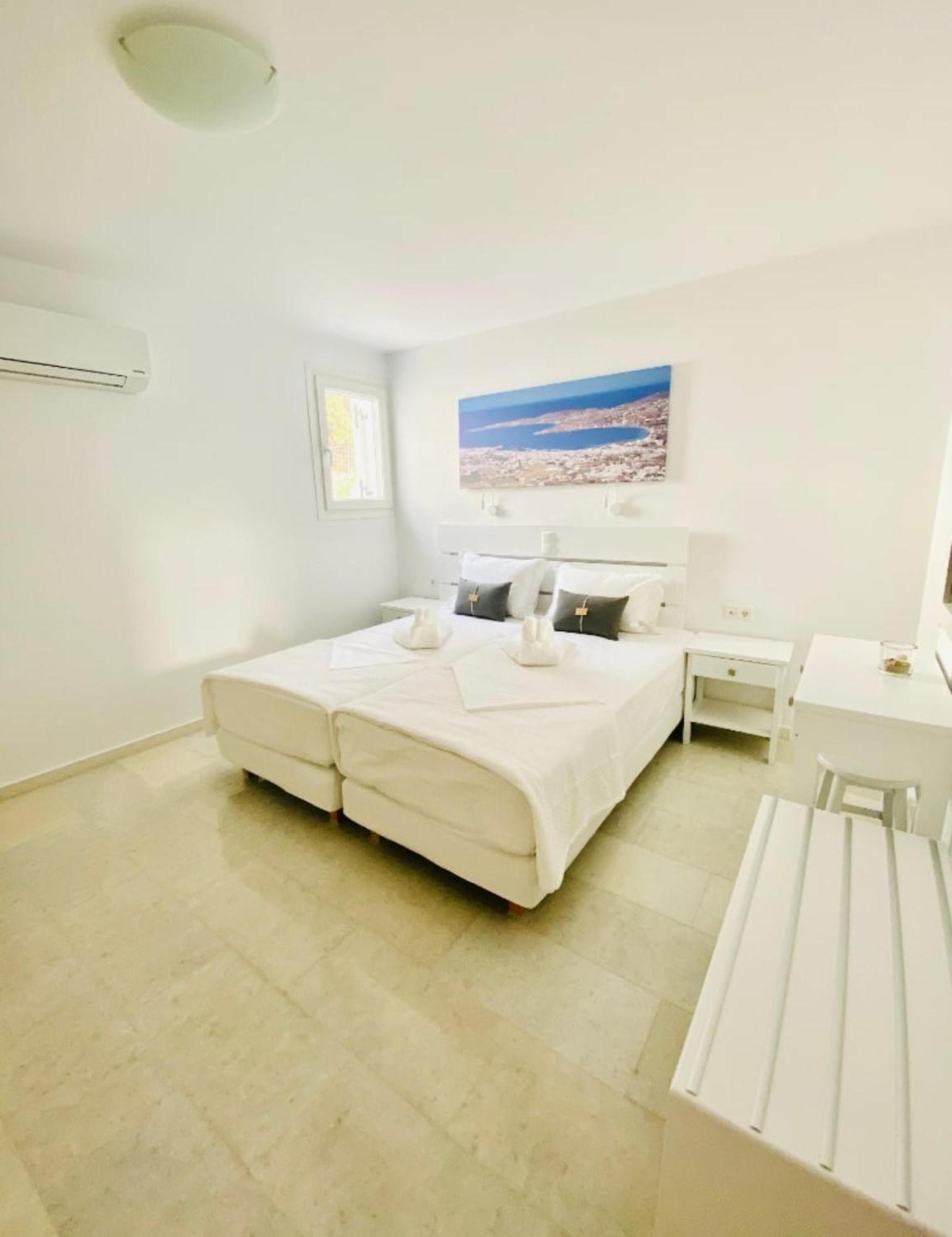 Heart Of Paros Apartments Exteriör bild