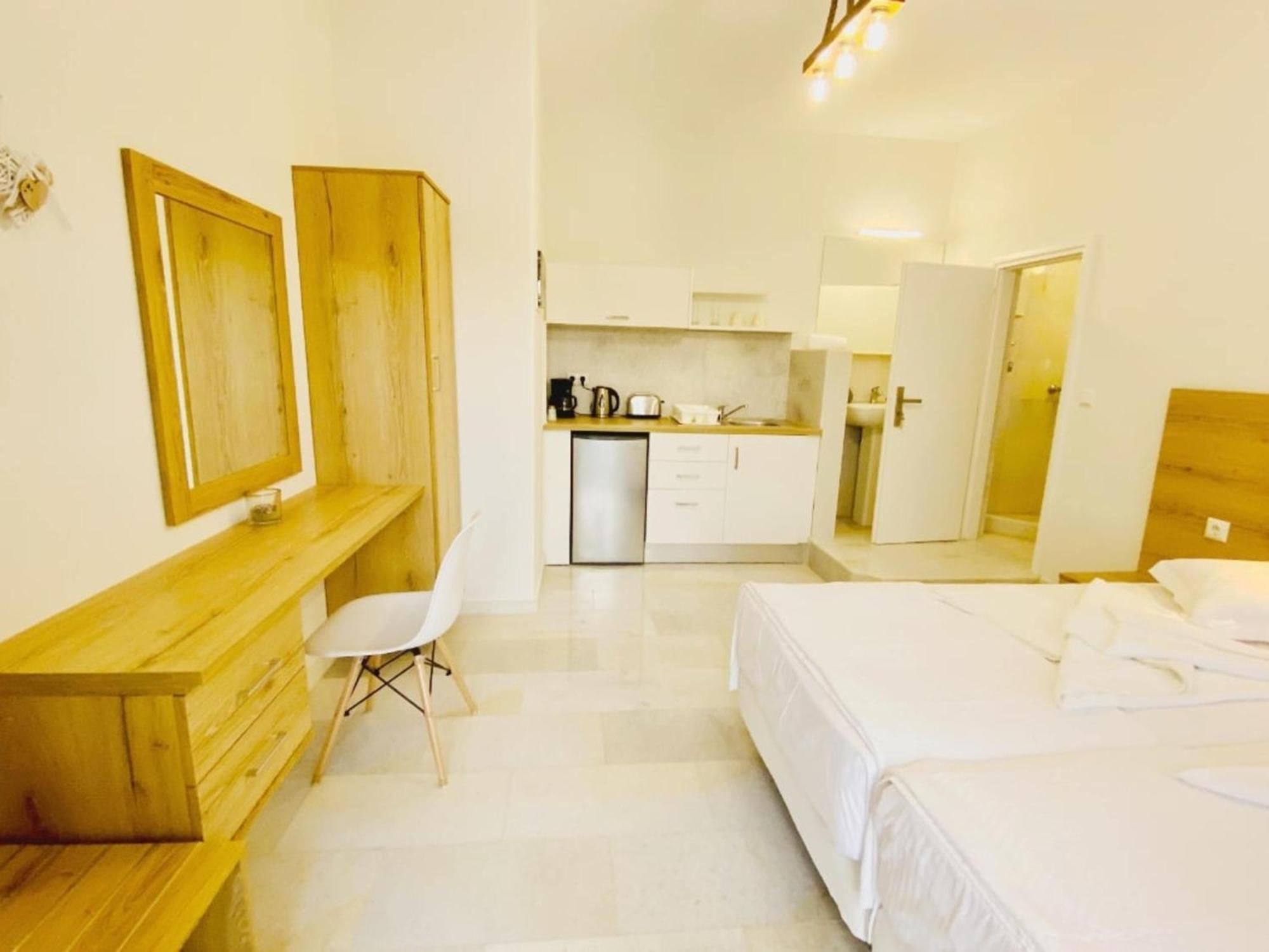 Heart Of Paros Apartments Exteriör bild