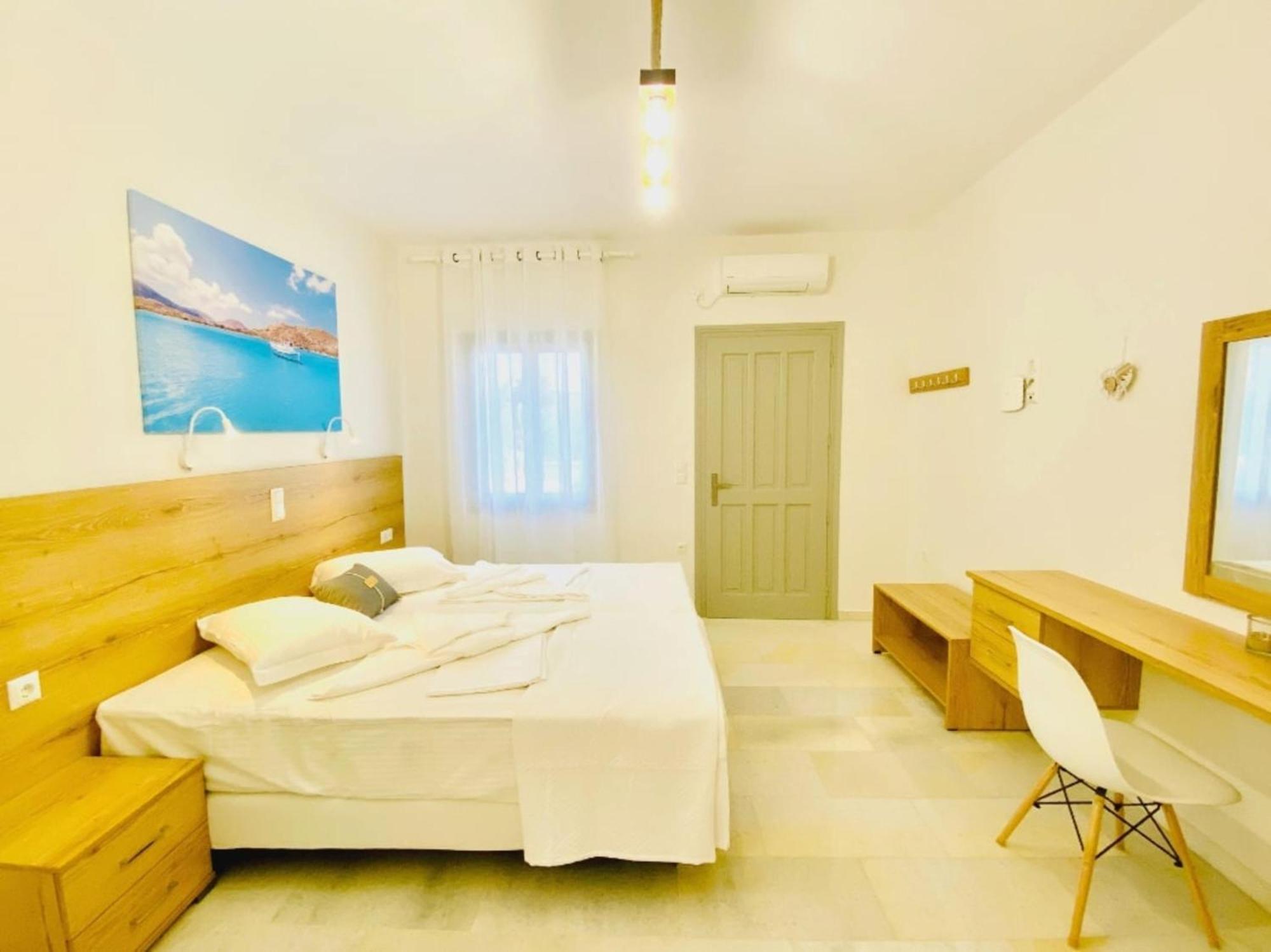Heart Of Paros Apartments Exteriör bild