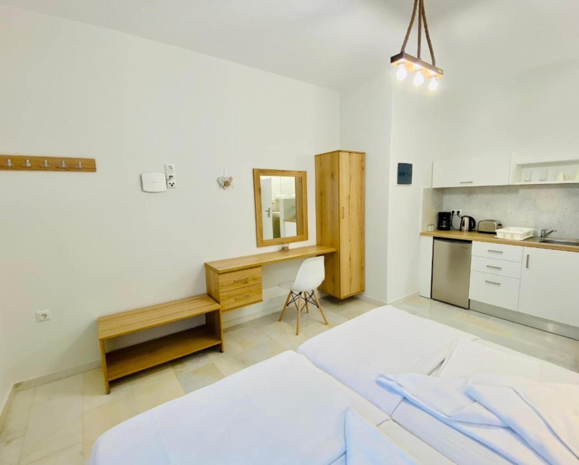 Heart Of Paros Apartments Exteriör bild